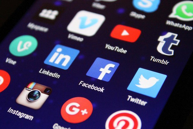 Social Media Cultivates Dissatisfaction